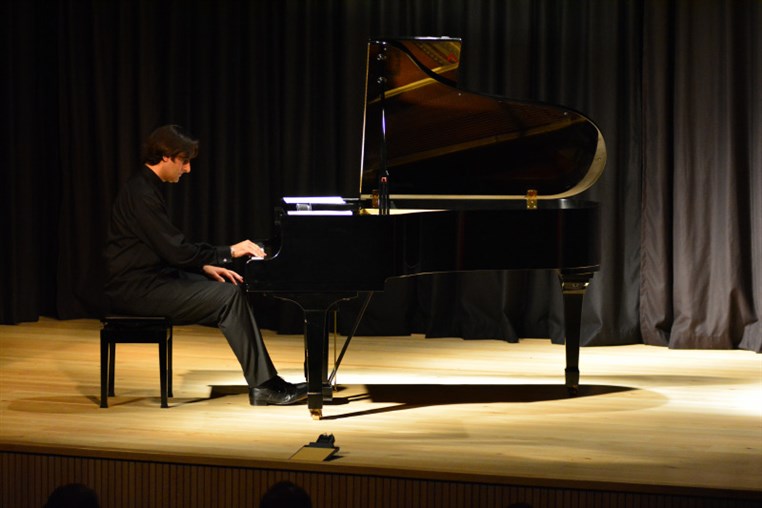 Autour Des Compositeurs Libanais -Recital